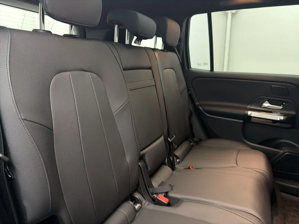 Used 2026  Mercedes-Benz GLB 250 image 25