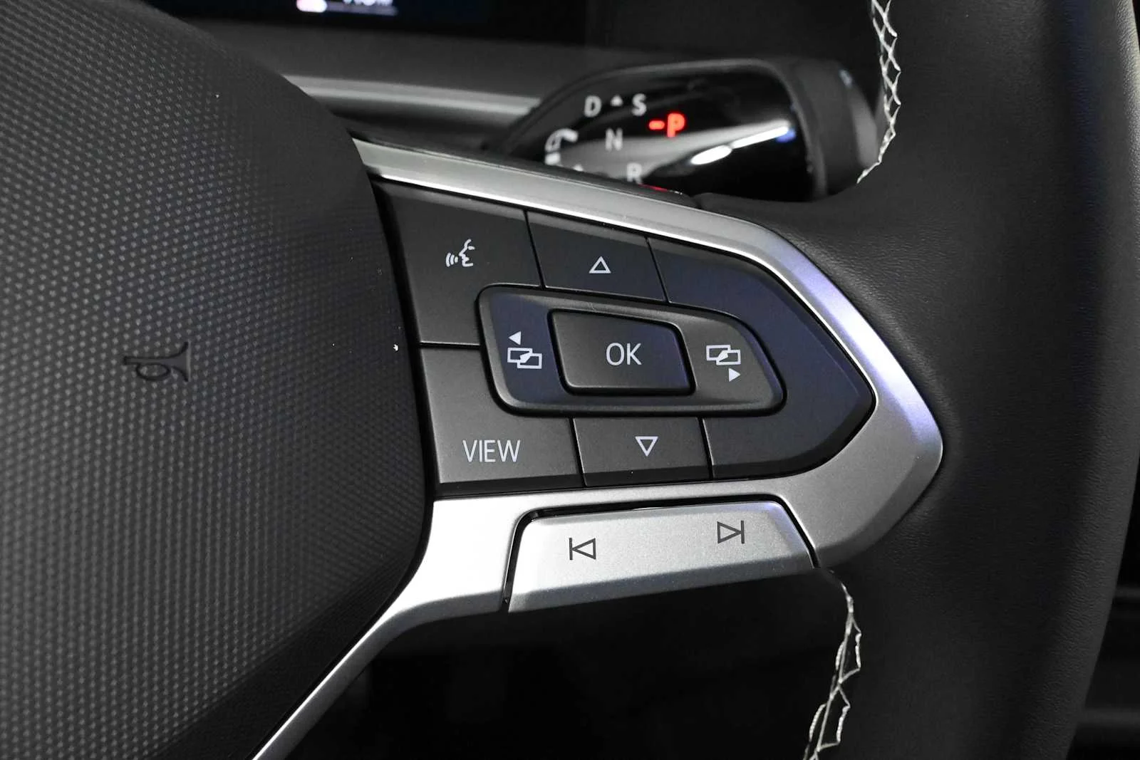 New 2026 Deep Black Pearl Volkswagen SE image 23