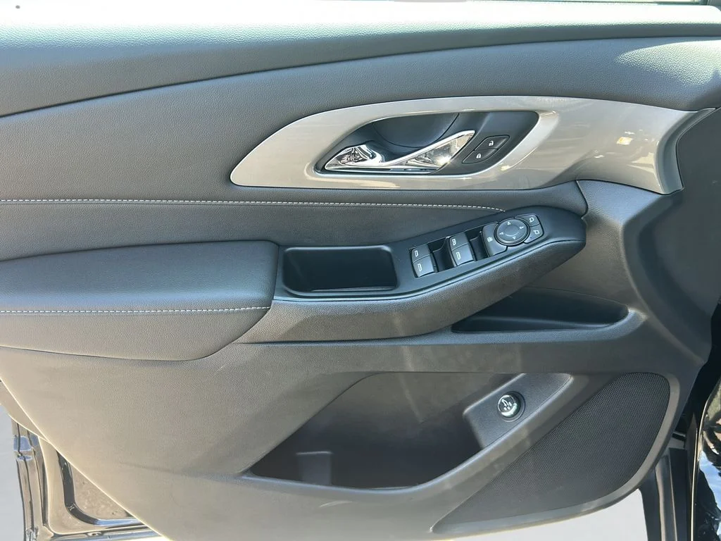 Used 2023 Black Chevrolet LT Leather image 9