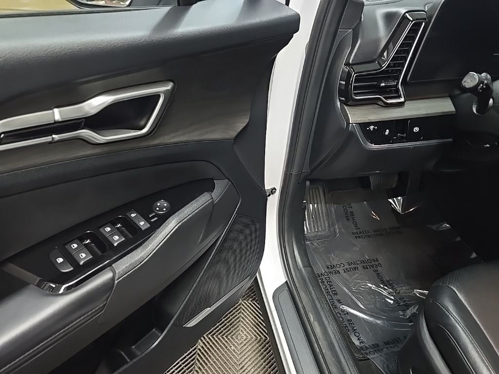 Used 2023 White Kia X-Line image 26