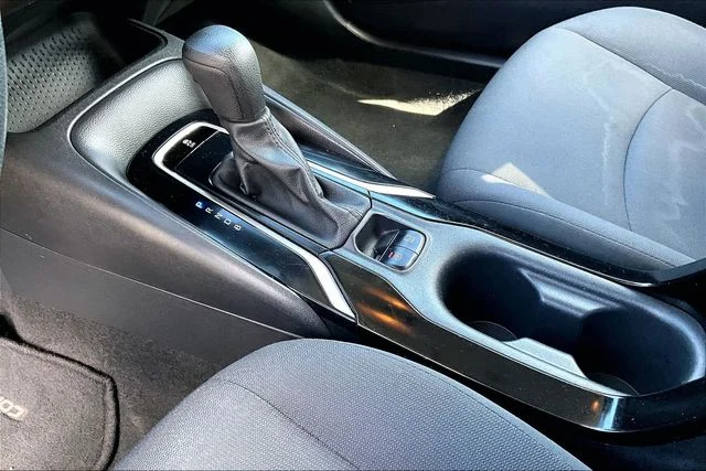 Used 2022 Silver Toyota LE image 17