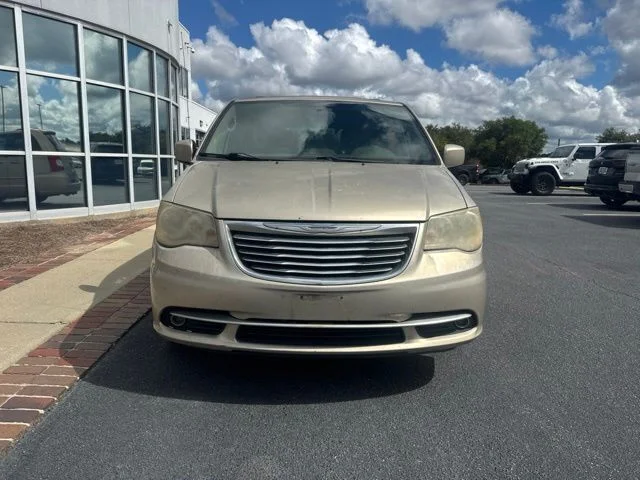 Used 2013 Beige Chrysler Touring image 3