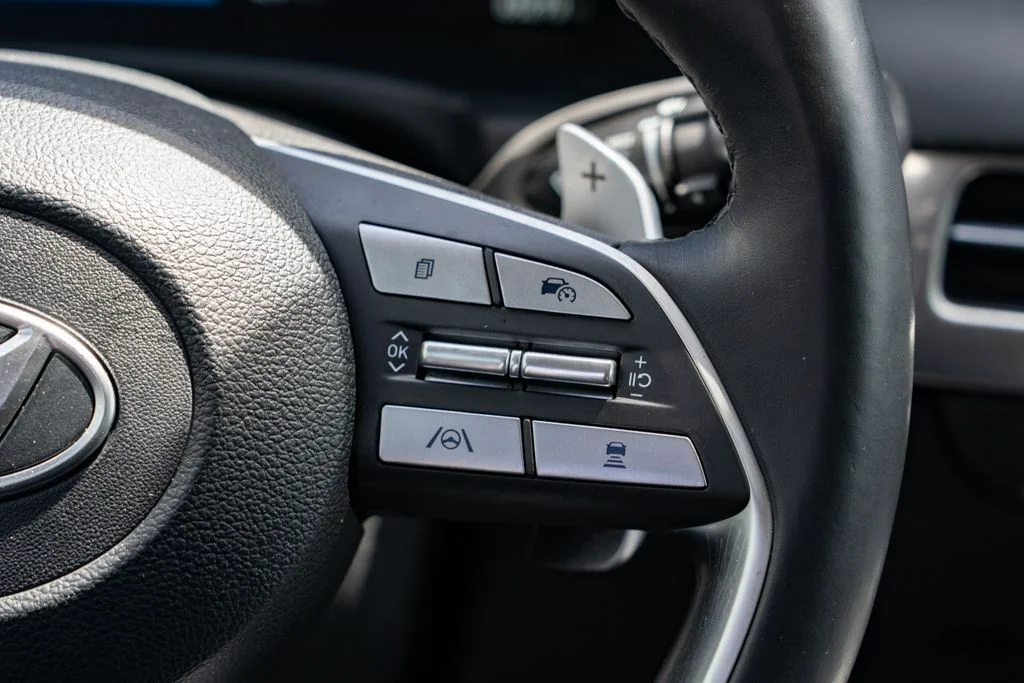 Used 2023 Gray Hyundai SEL image 15
