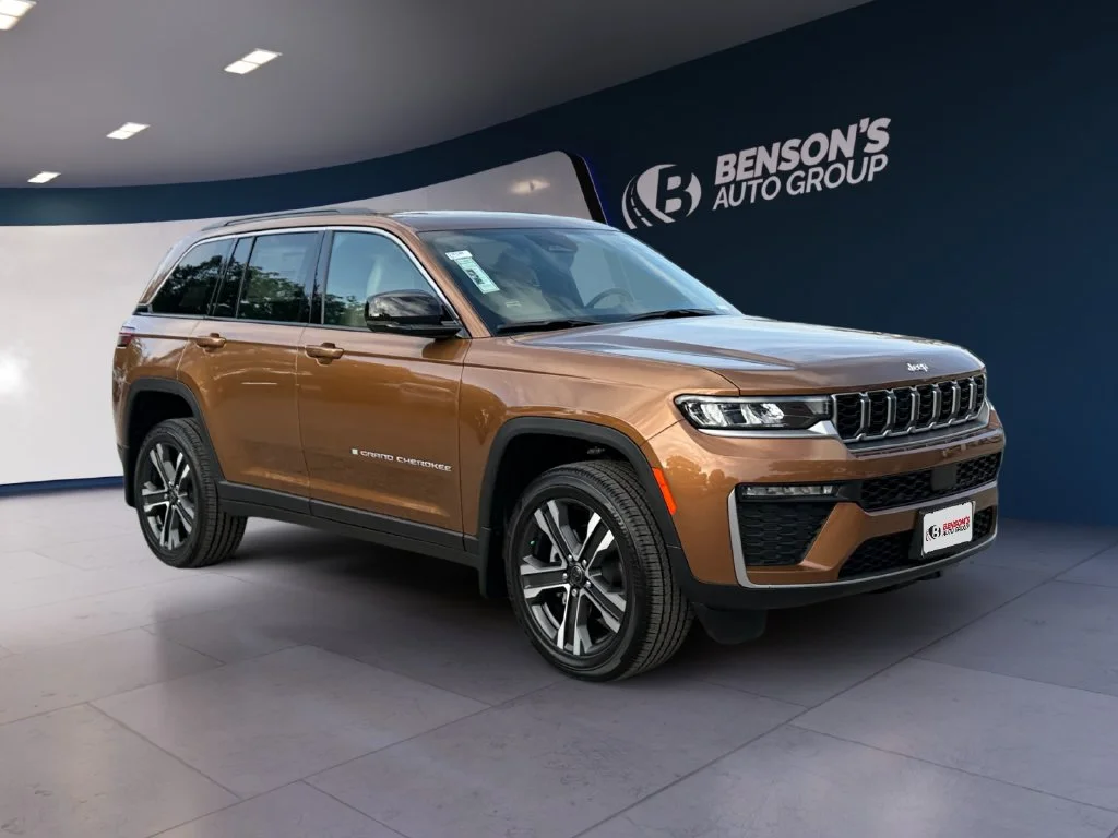 New 2027 Brown Jeep Limited image 7