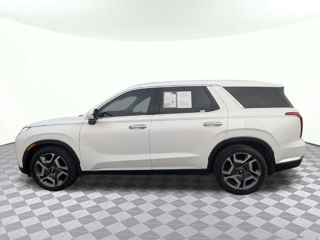 Used 2024 White Hyundai Limited image 5