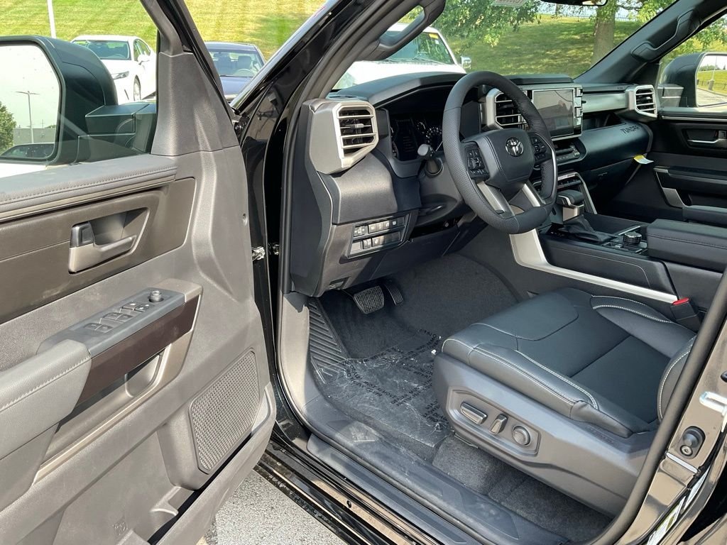 2026 Toyota Tundra SR5 - Photo 11
