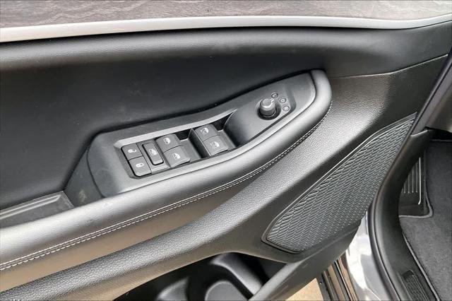 New 2026 Baltic Gray Metallic Clear-Coat Exterior Paint Jeep Laredo Altitude image 17