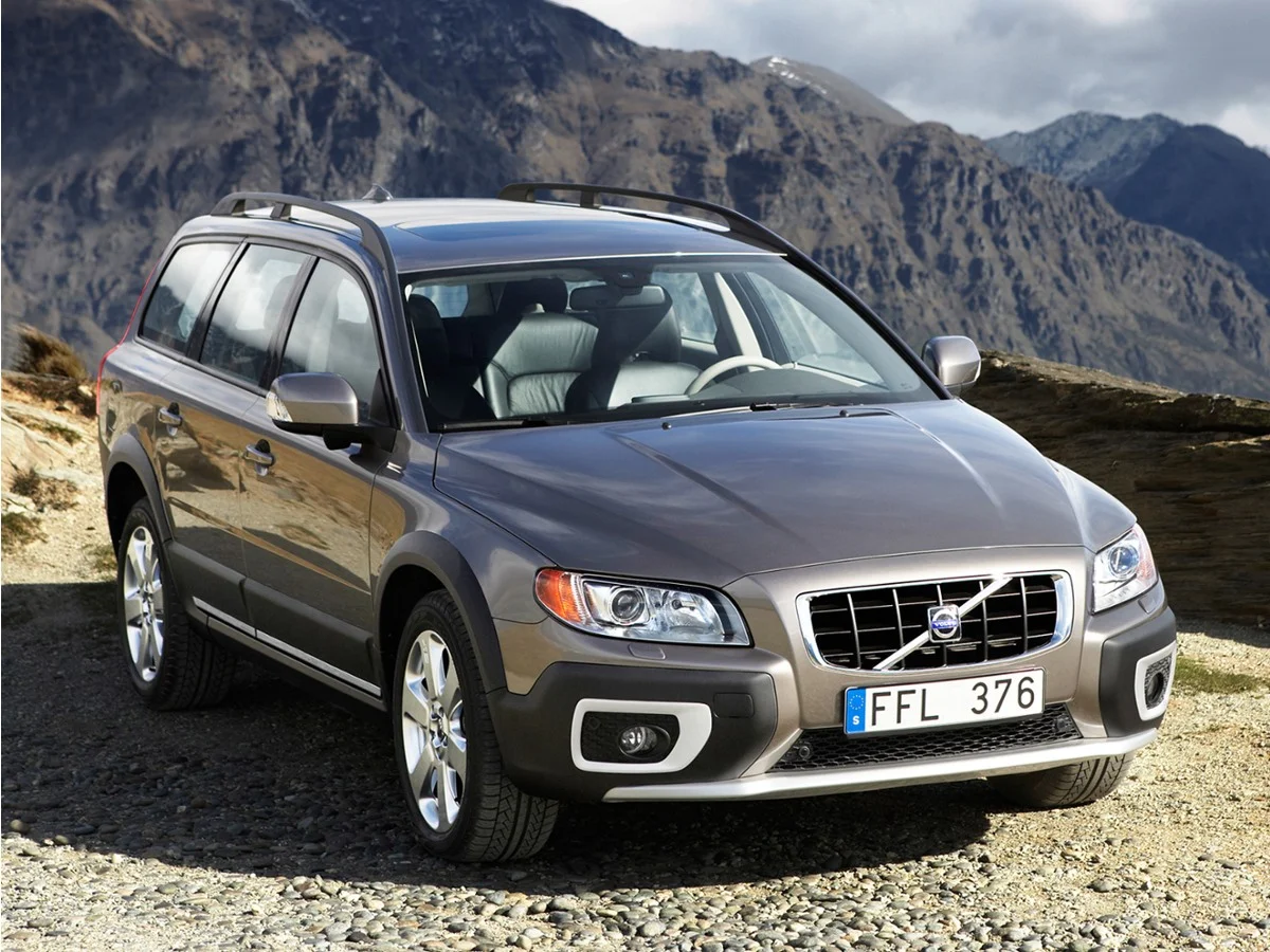 Used 2012 Black / Stone Volvo 3.2 image 1