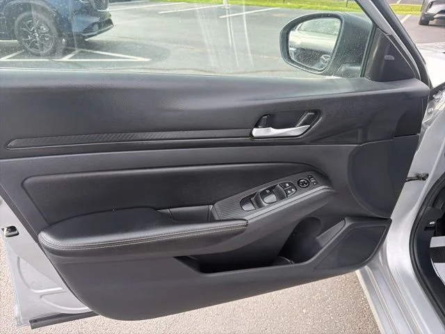 2025 Nissan Altima SV - Photo 24