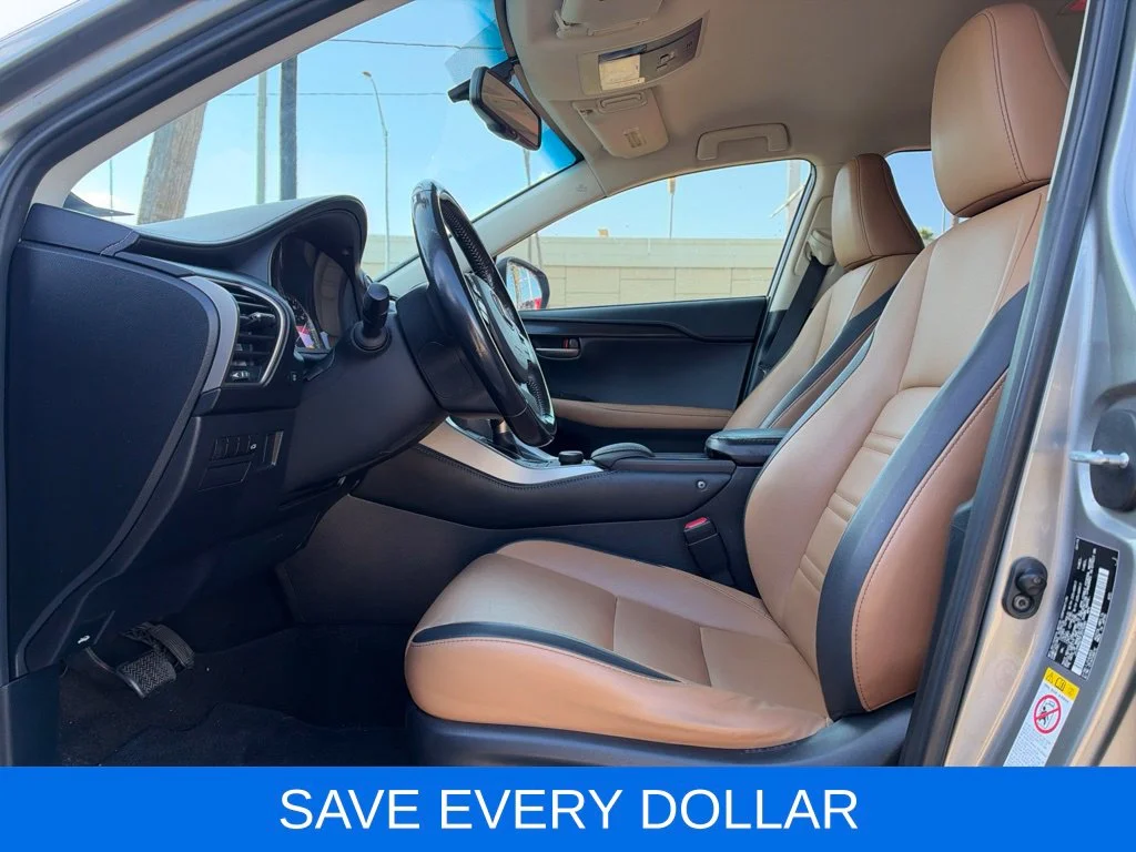 Used 2015  Lexus 200t image 8