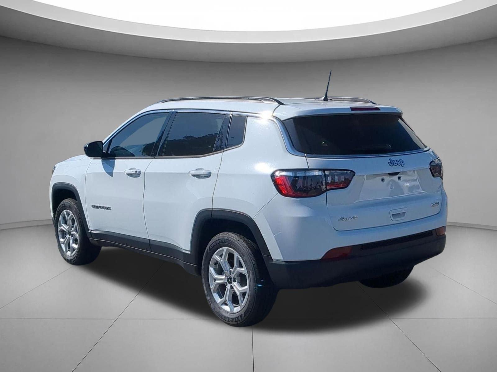 Used 2026 Bright White Clearcoat Jeep Latitude image 3