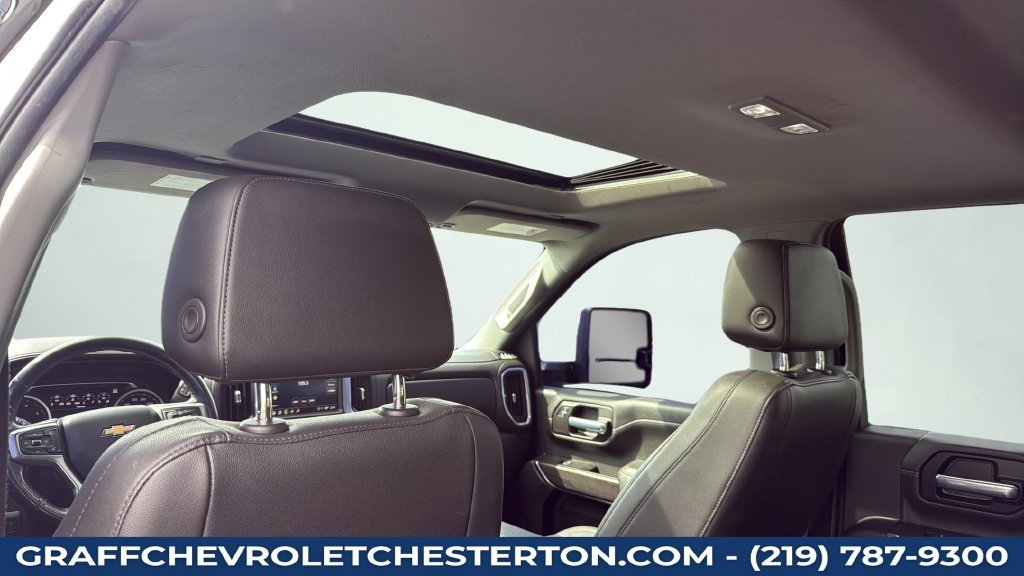 Used 2021 IRIDESCENT PEARL TRICOAT Chevrolet LTZ image 39