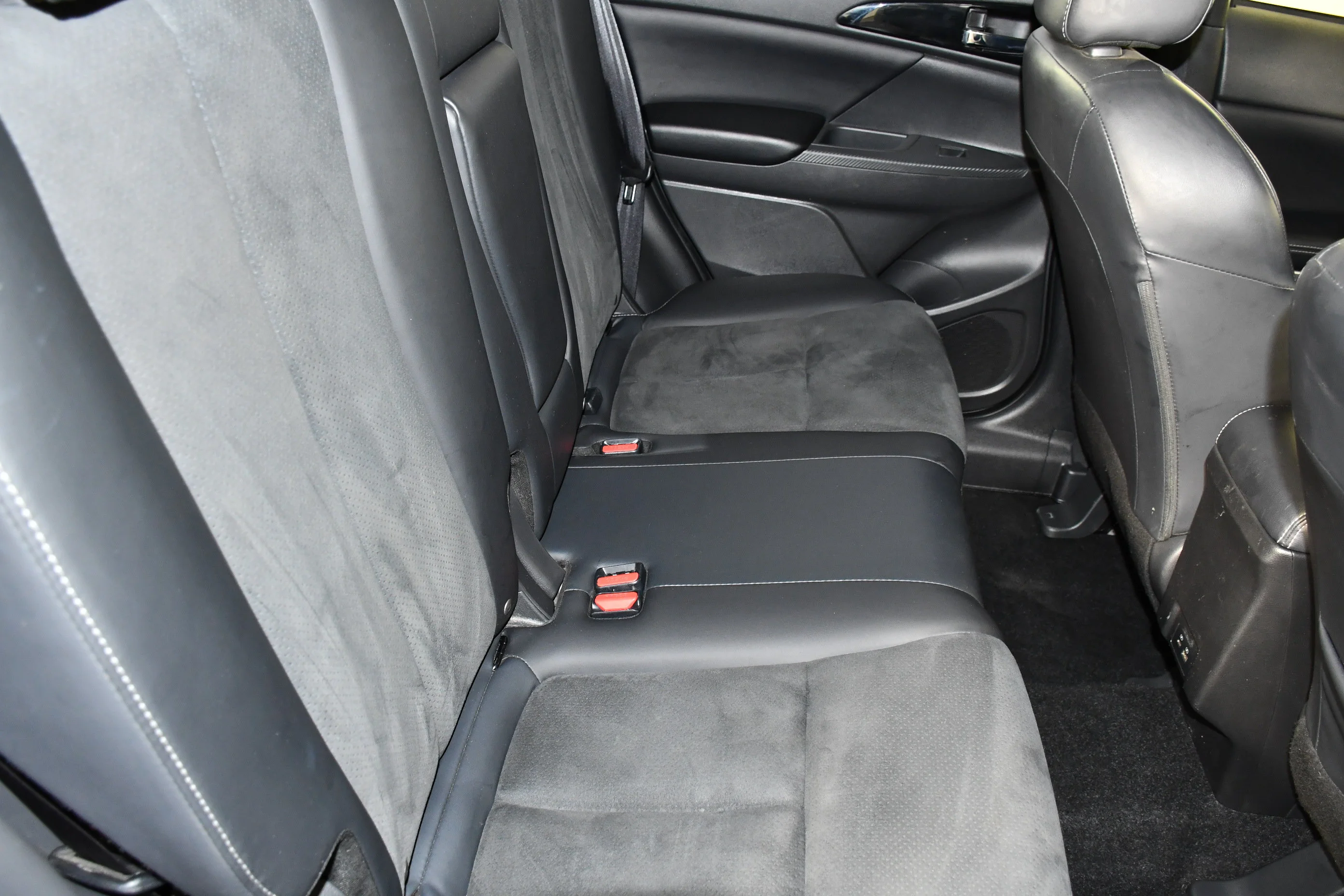 Certified Used 2025 Black Mitsubishi SE image 43