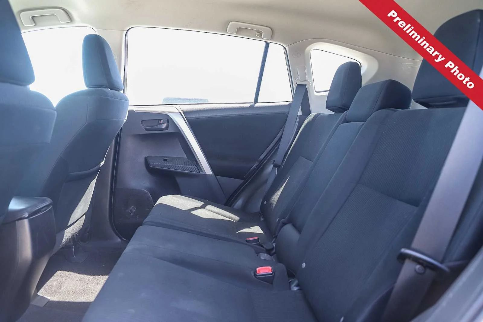 Used 2015 Black Toyota LE image 13
