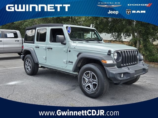 Used 2023  Jeep Sport S image 1