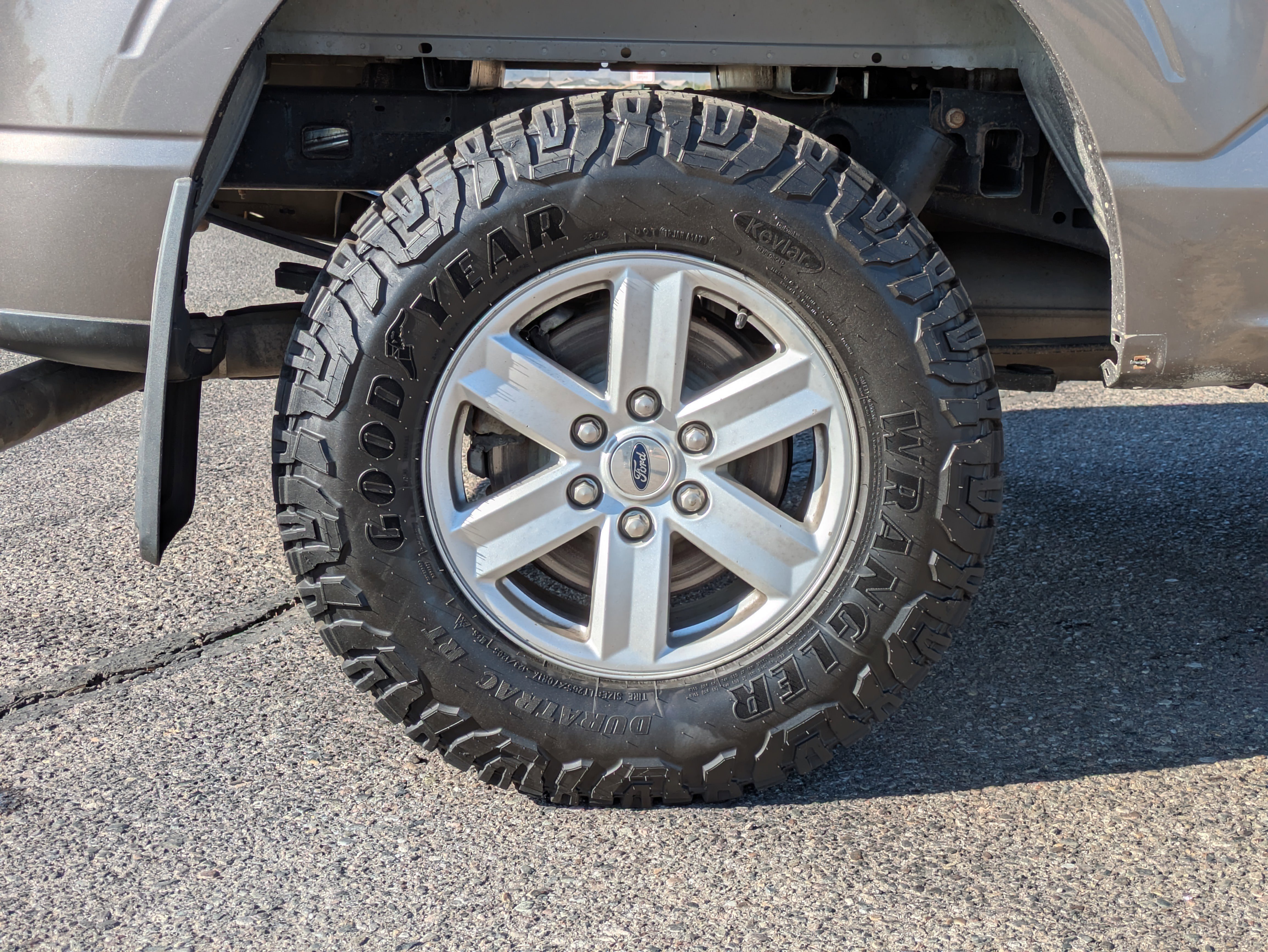 Used 2023 Bronze Ford XLT image 9