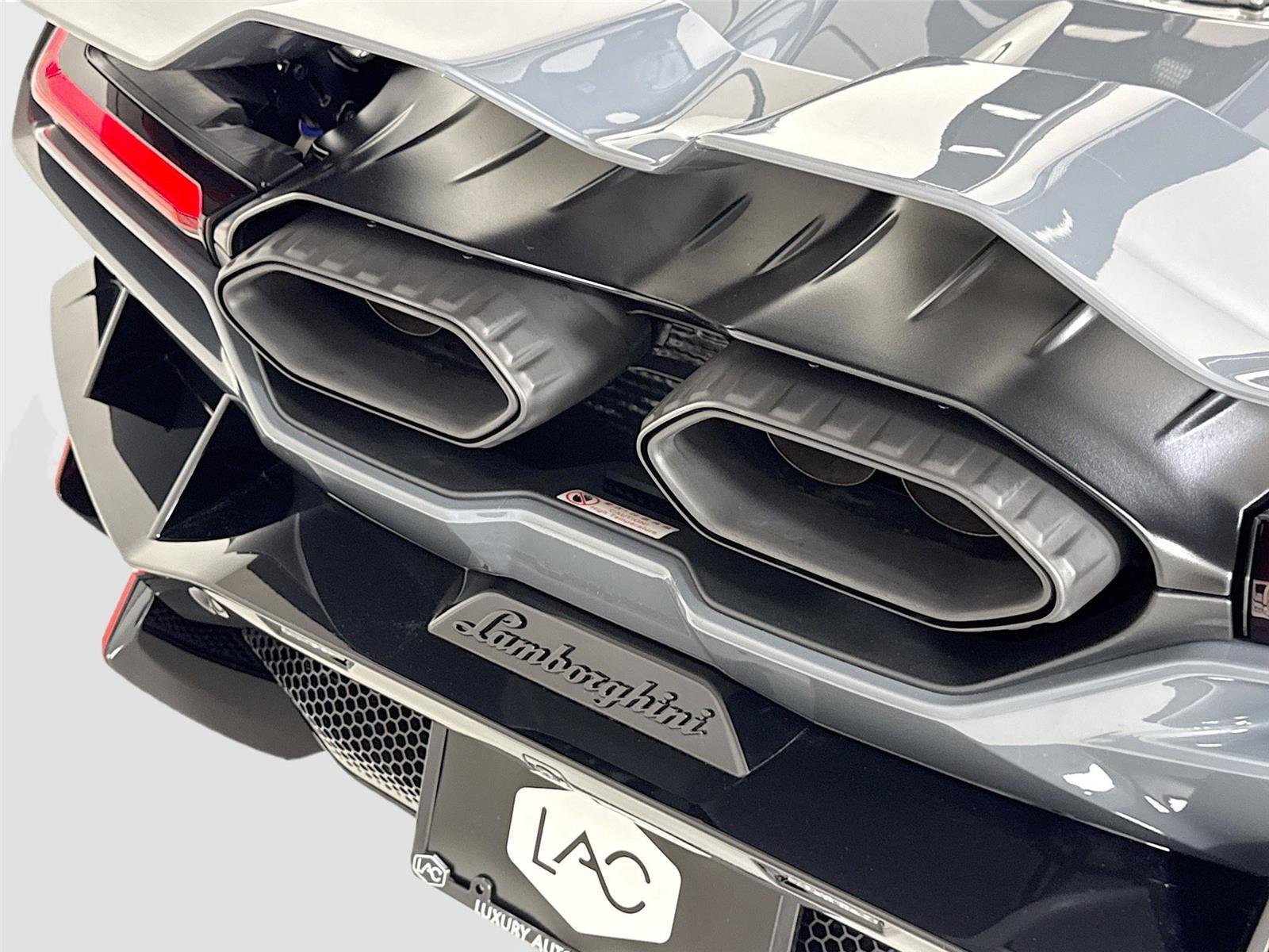 Used 2025 Grigio Telesto Metallic Lamborghini  image 36
