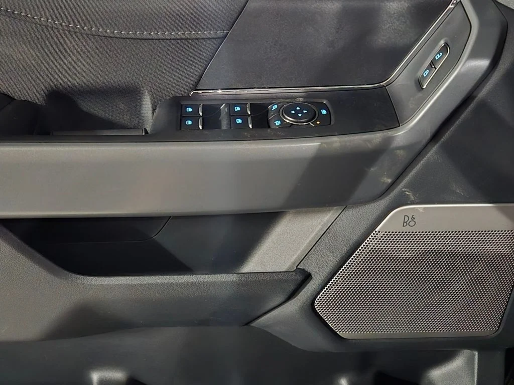 New 2025 Agate Black Metallic Ford XLT image 16