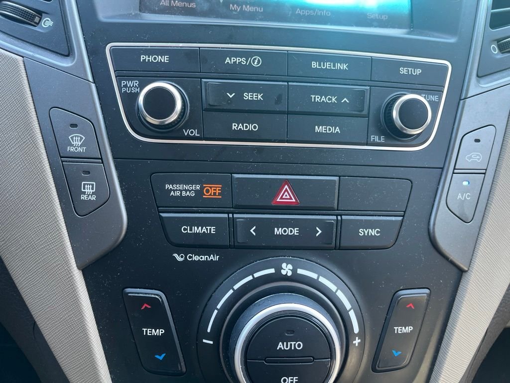 Used 2017 White Hyundai 2.4 image 19