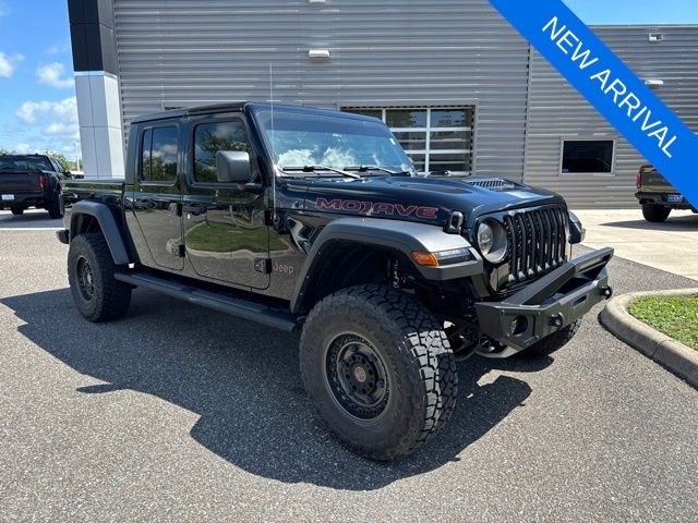 Used 2023 Black Clearcoat Jeep Mojave image 1