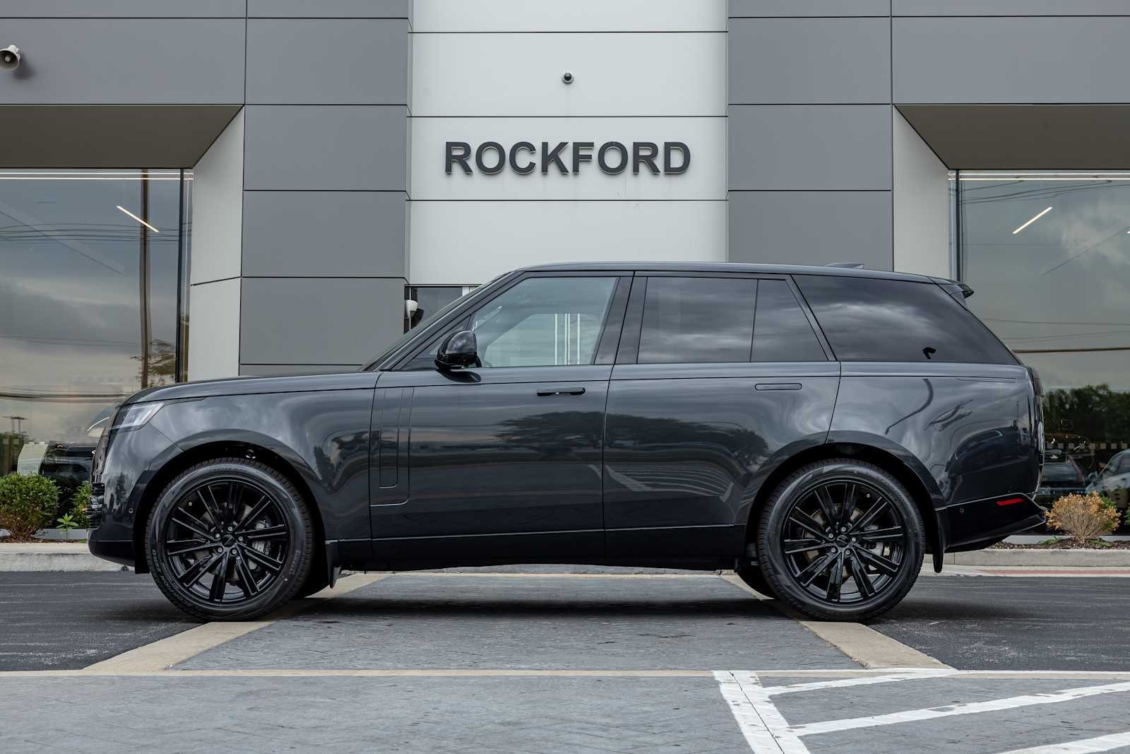 New 2026 Carpathian Grey Land Rover SE image 6