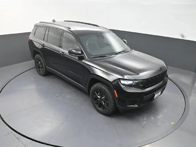 Used 2024 Black Jeep Altitude X image 11