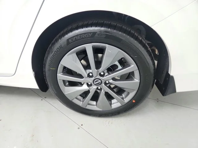 New 2026 White Nissan SL image 41