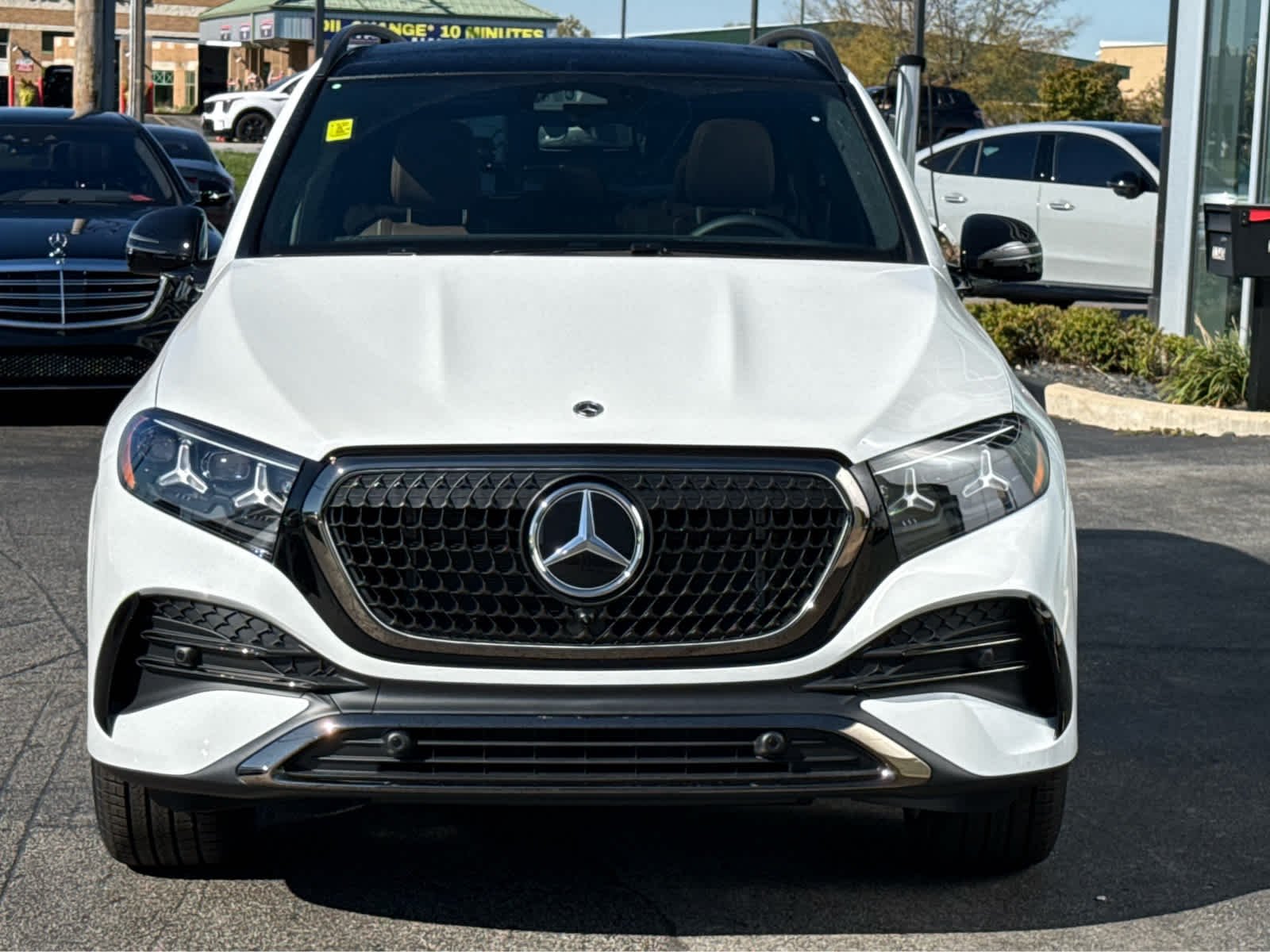New 2027 MANUFAKTUR Moonlight White Metallic Mercedes-Benz GLE 450 image 3