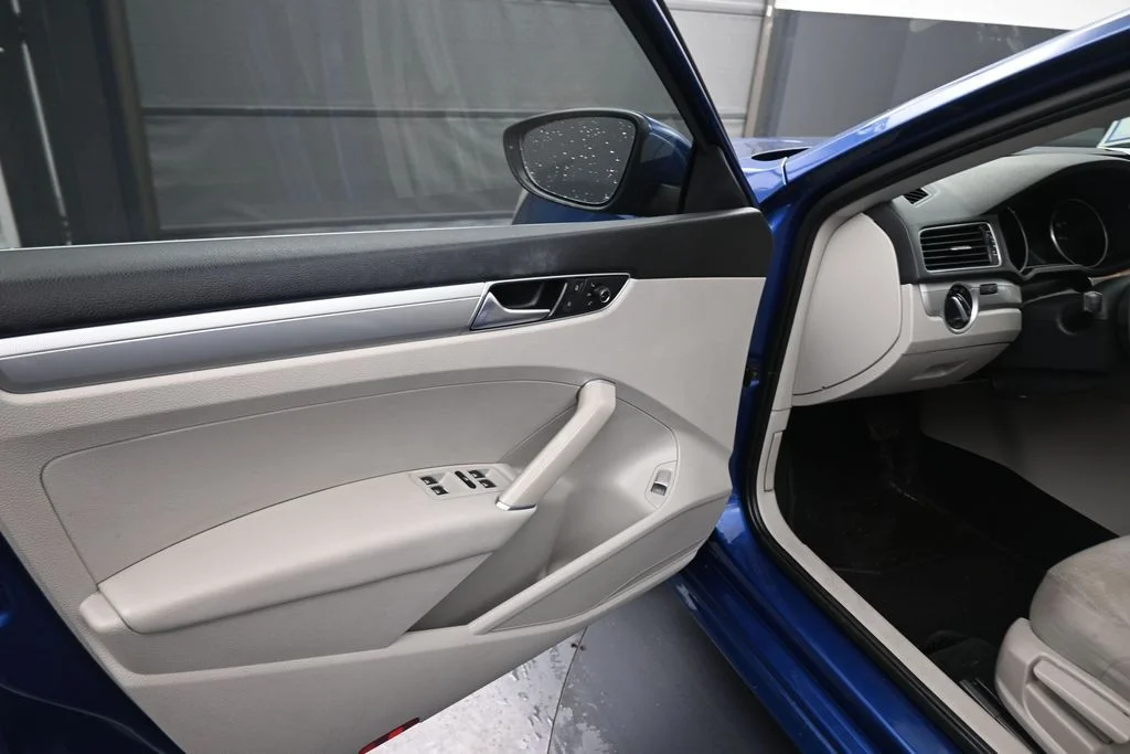 Used 2017 Blue Volkswagen 1.8T S image 41