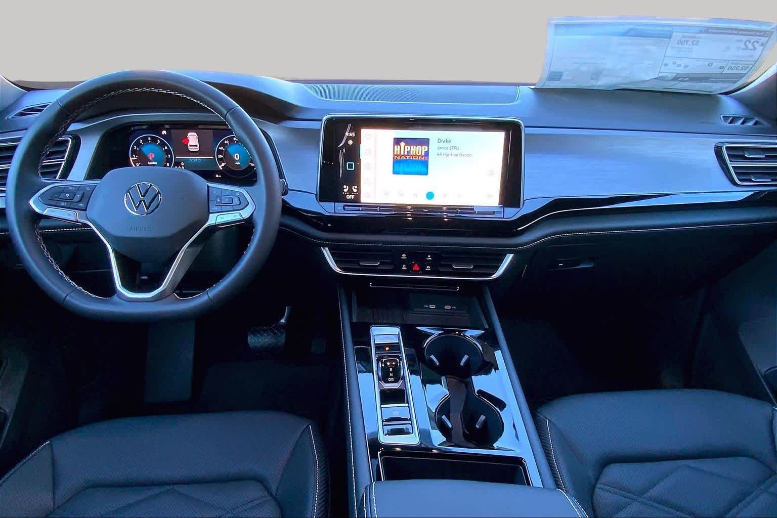 New 2026 Opal White Pear Volkswagen 2.0T SE w/Technology image 5
