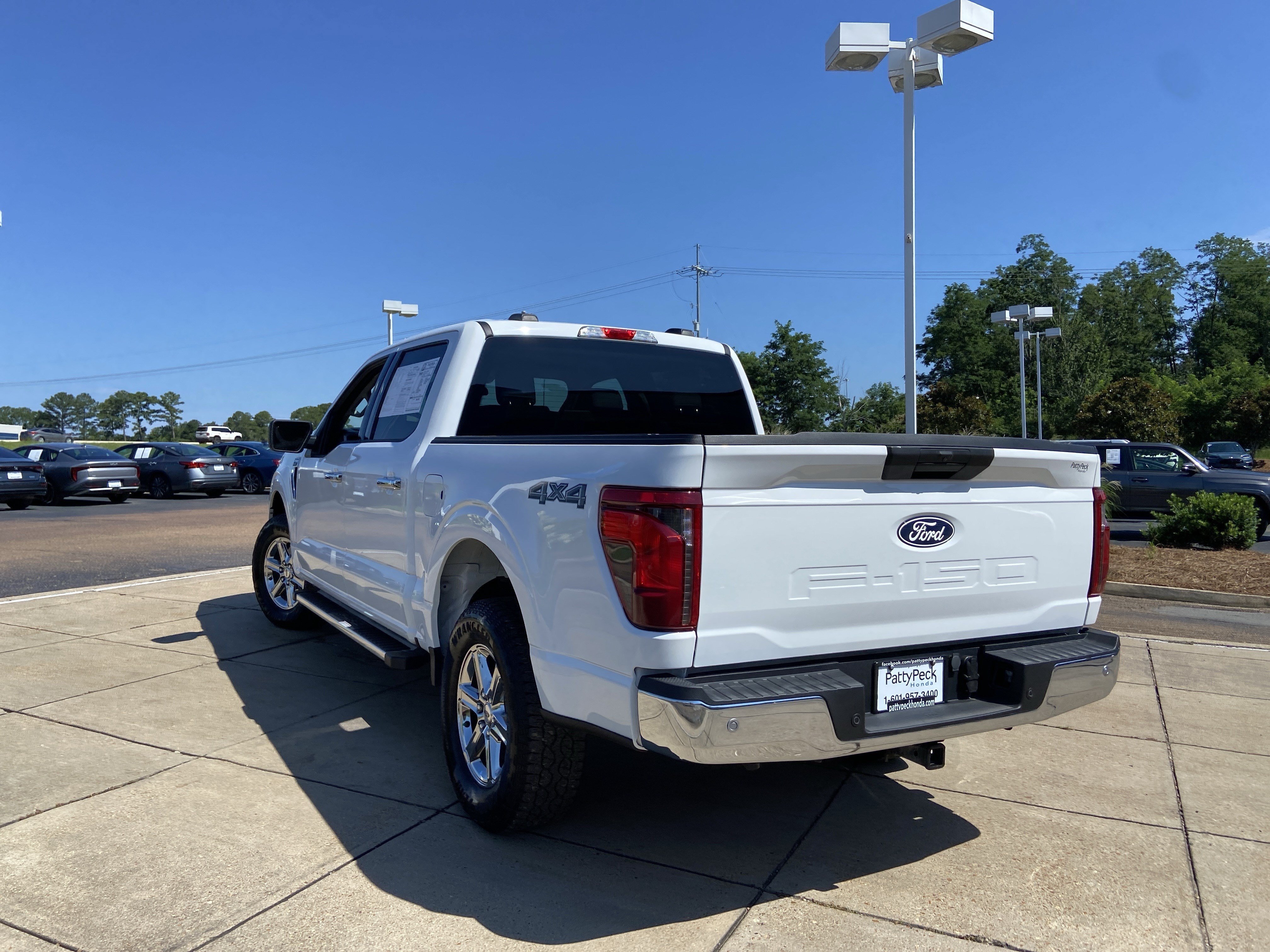 2025 Ford F-150 XLT - Photo 9