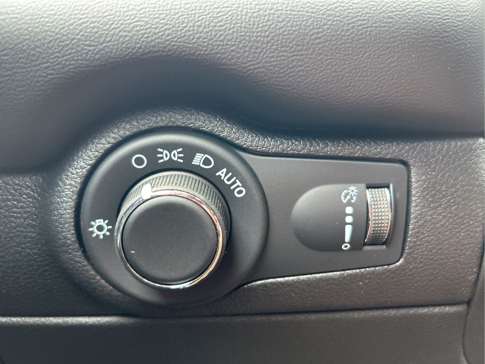 New 2026 Vapor Gray Exterior Paint Dodge GT Plus HEMI V8 image 25