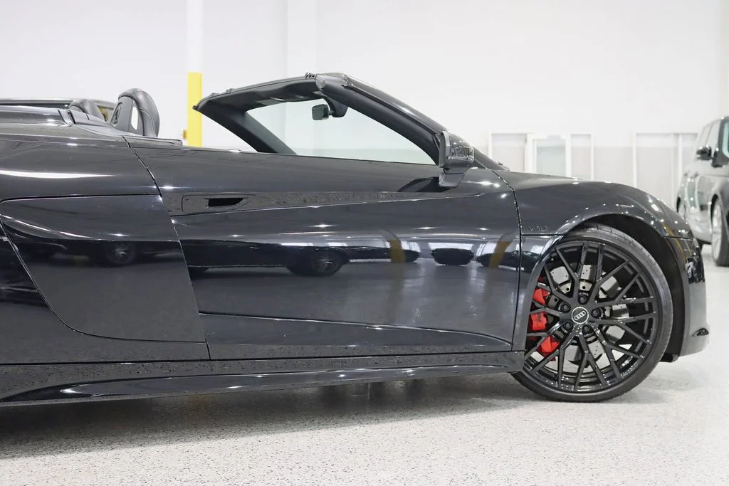 Used 2017 Black Audi 5.2 image 12