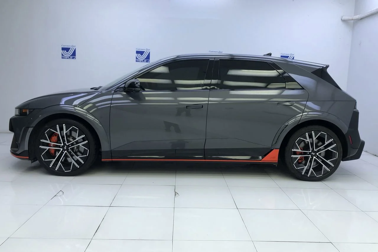Used 2025 Ecotronic Gray Hyundai  image 9