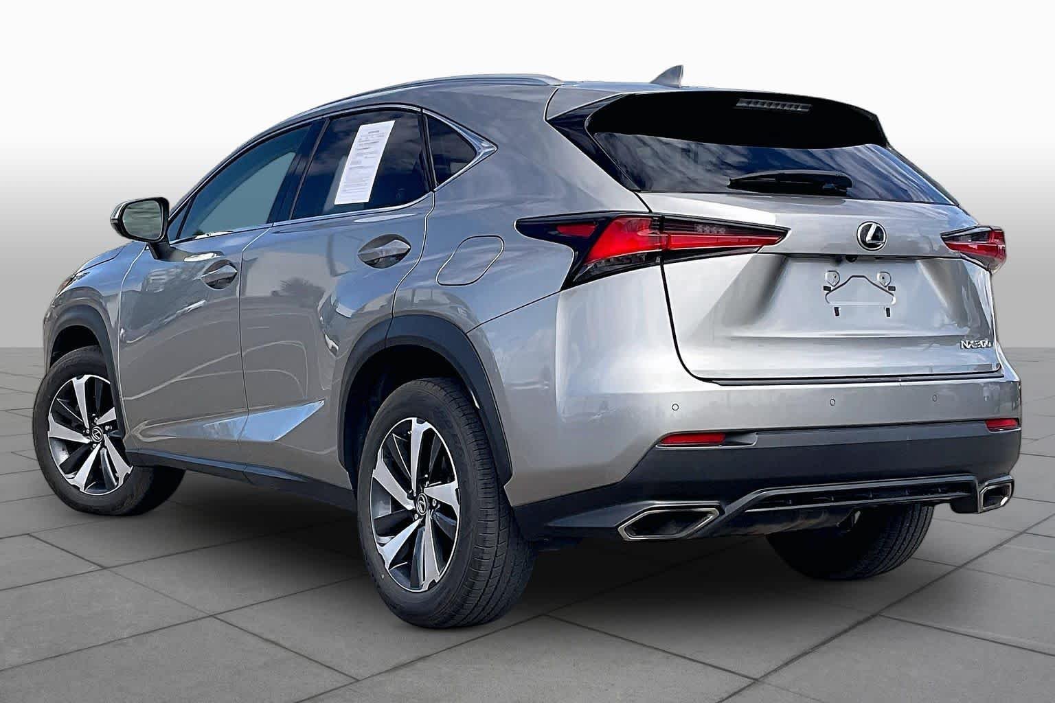 Used 2018 Atomic Silver Lexus  image 11