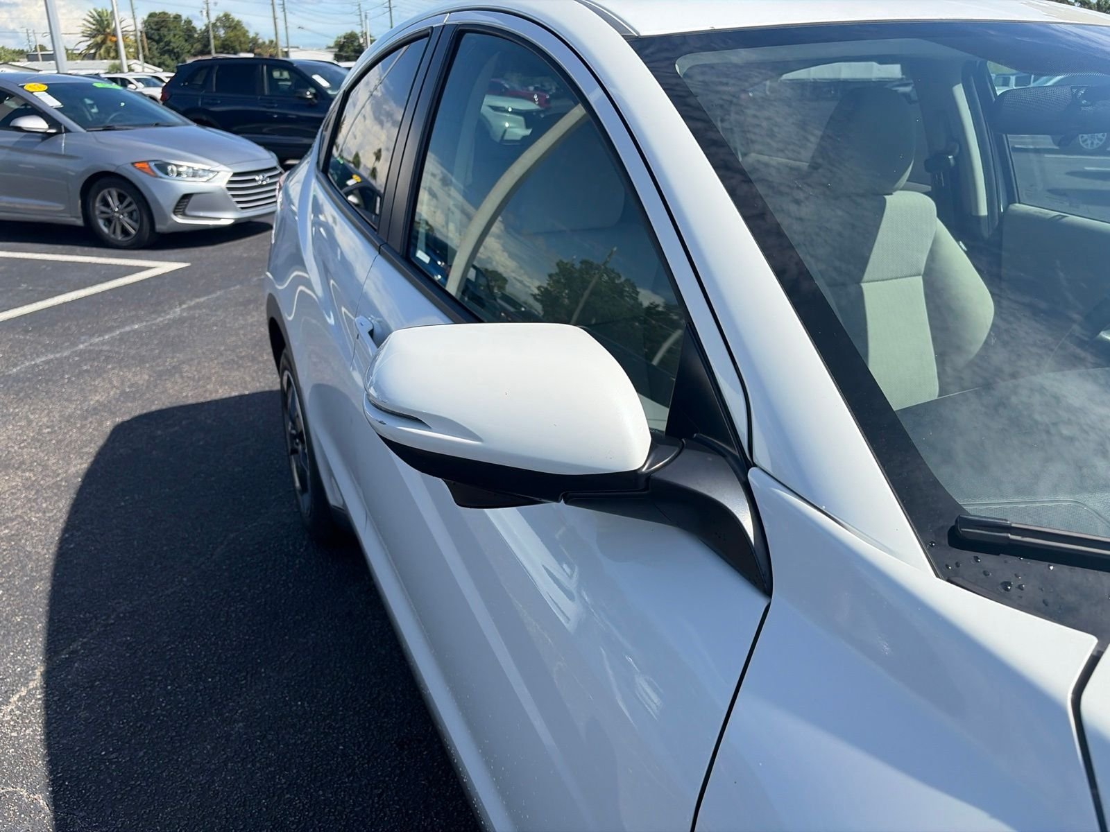 Used 2018 White Honda EX image 14
