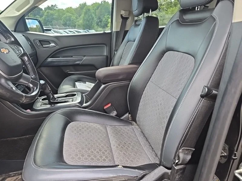 Used 2015 Black Chevrolet Z71 image 11