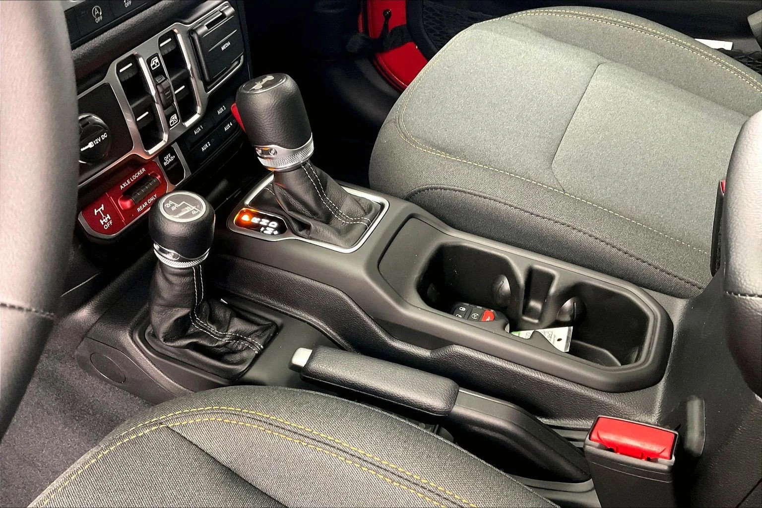 2026 Jeep Wrangler 4-Door Willys - Photo 8