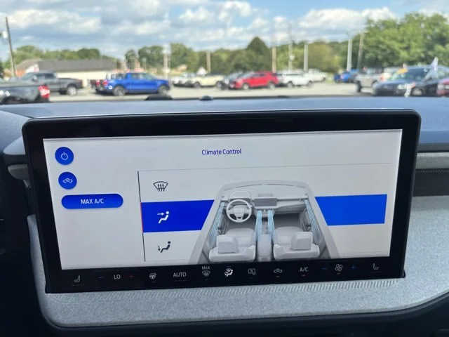 New 2026 Space White Metallic Ford XLT image 22