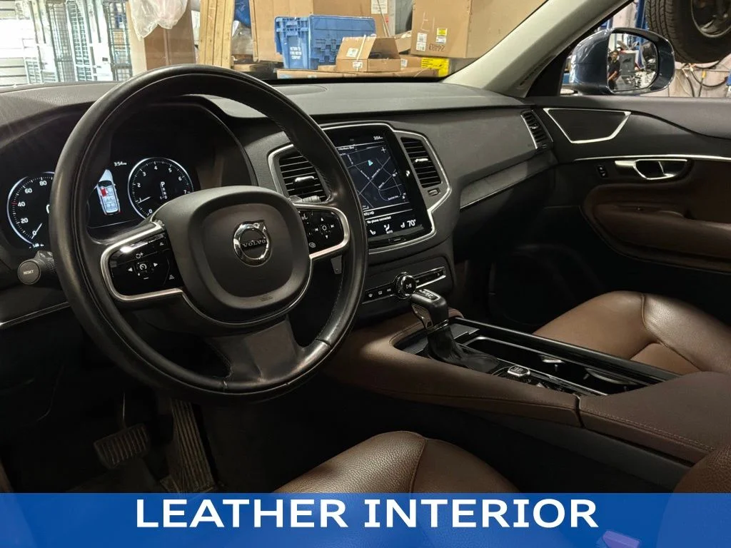 Used 2020 Blue Volvo T6 Momentum image 16