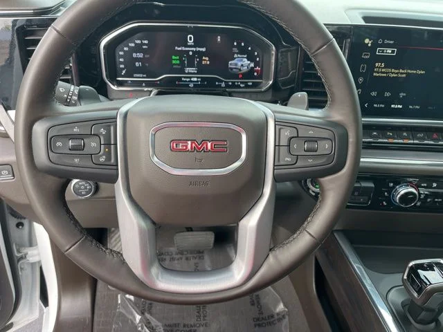 Used 2024 White GMC SLT image 20
