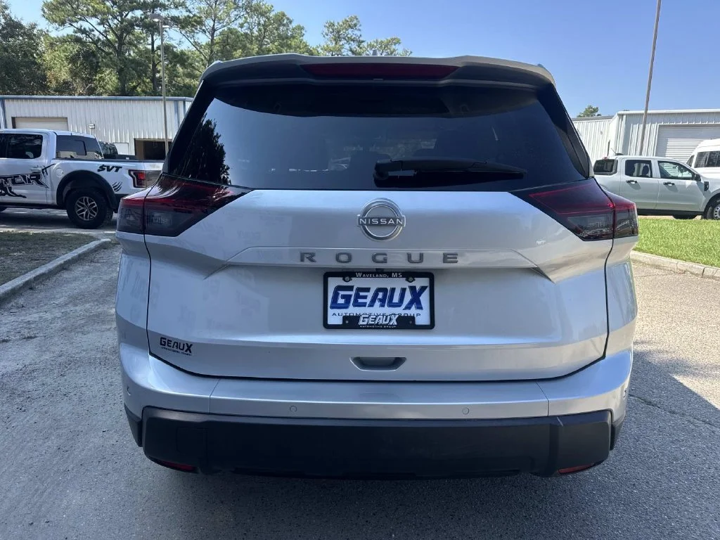 Used 2025 Silver Nissan SV image 13