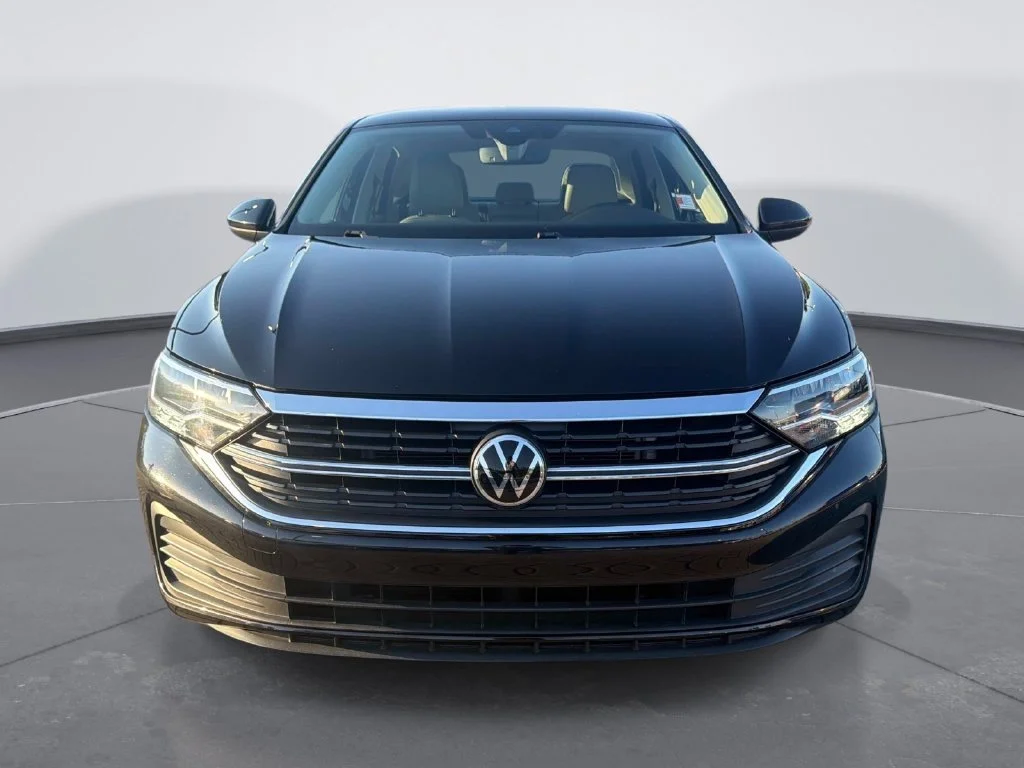 Used 2022  Volkswagen 1.5T SE image 2