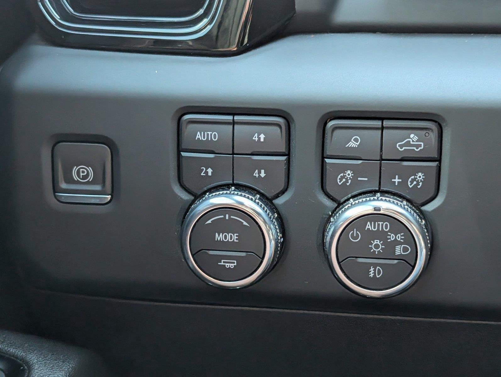 Certified Used 2024 Summit White GMC AT4 image 30