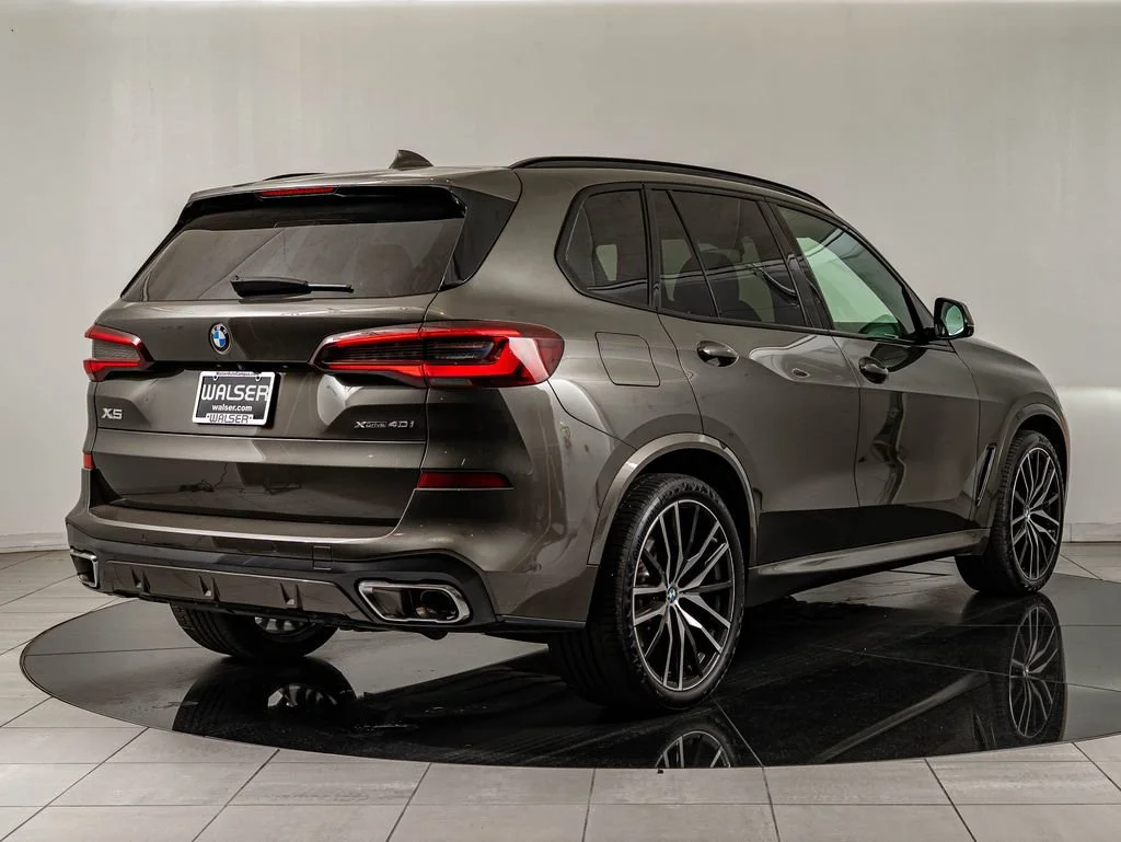 Used 2023 Manhattan Green Metallic BMW xDrive40i image 5