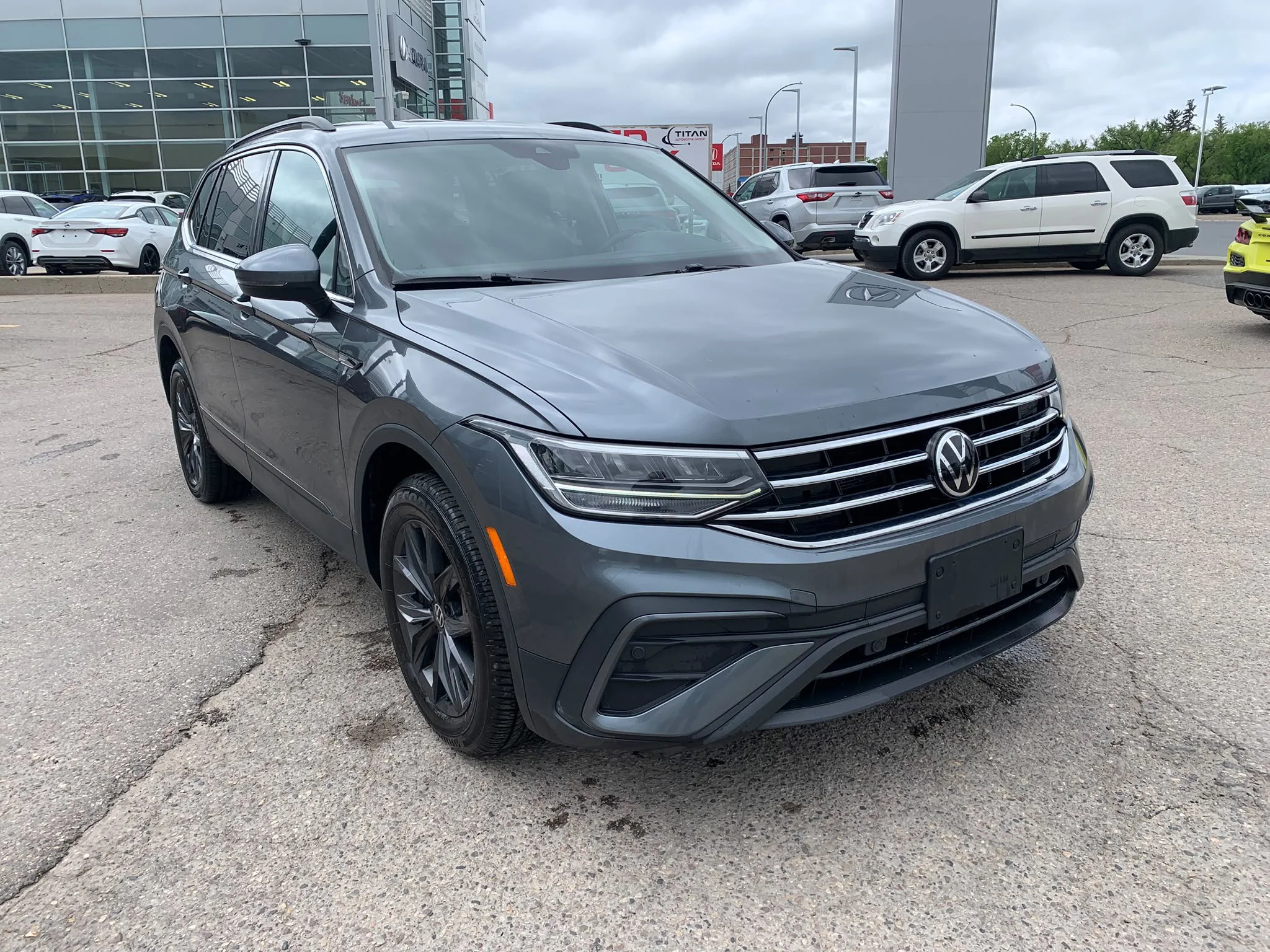 Certified Used 2024 Platinum Gray Metallic Volkswagen Comfortline 4Motion*AWD | Adaptive Cruise | Remote Start | Htd Leather | Htd Wheel | Lane Keeping image 5