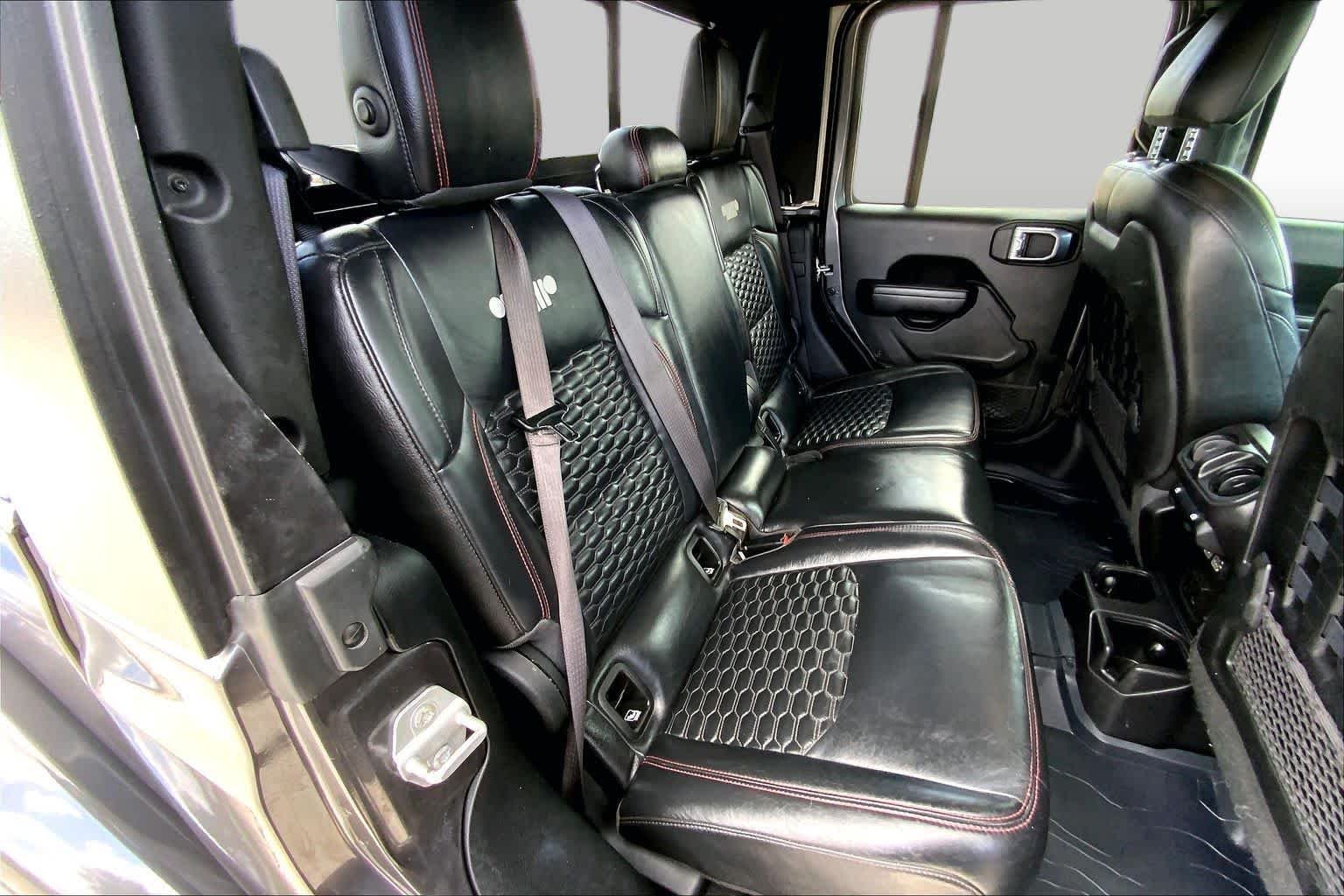 Used 2021 Granite Crystal Metallic Clearcoat Jeep Rubicon image 19