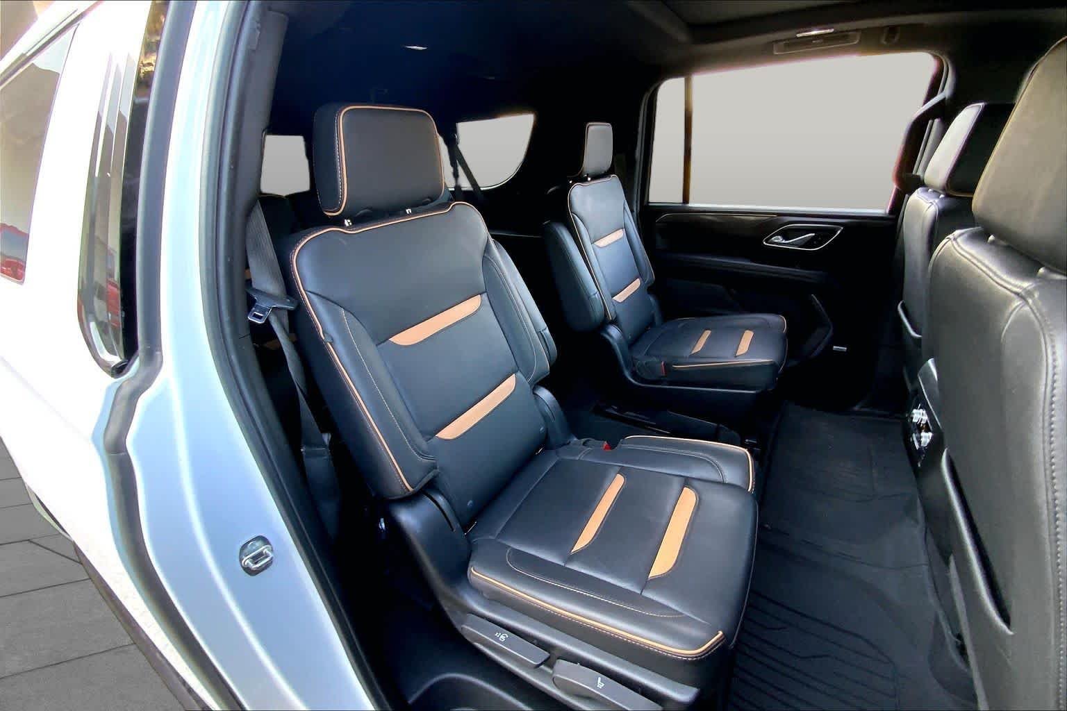 Used 2024 Summit White GMC AT4 image 39