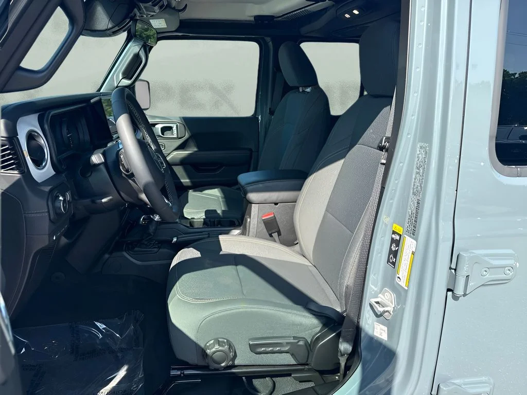 Used 2025 Gray Jeep Sahara 4xe image 5