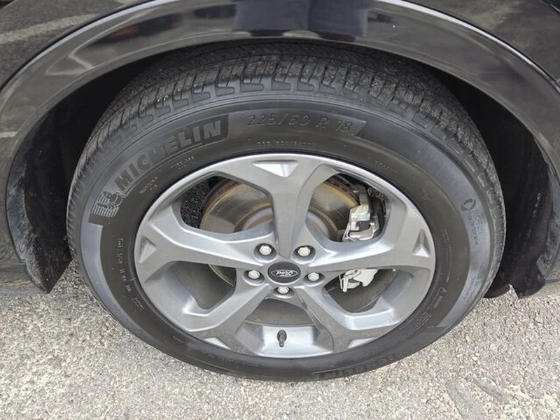 Used 2024 Agate Black Metallic Ford ST-Line image 17